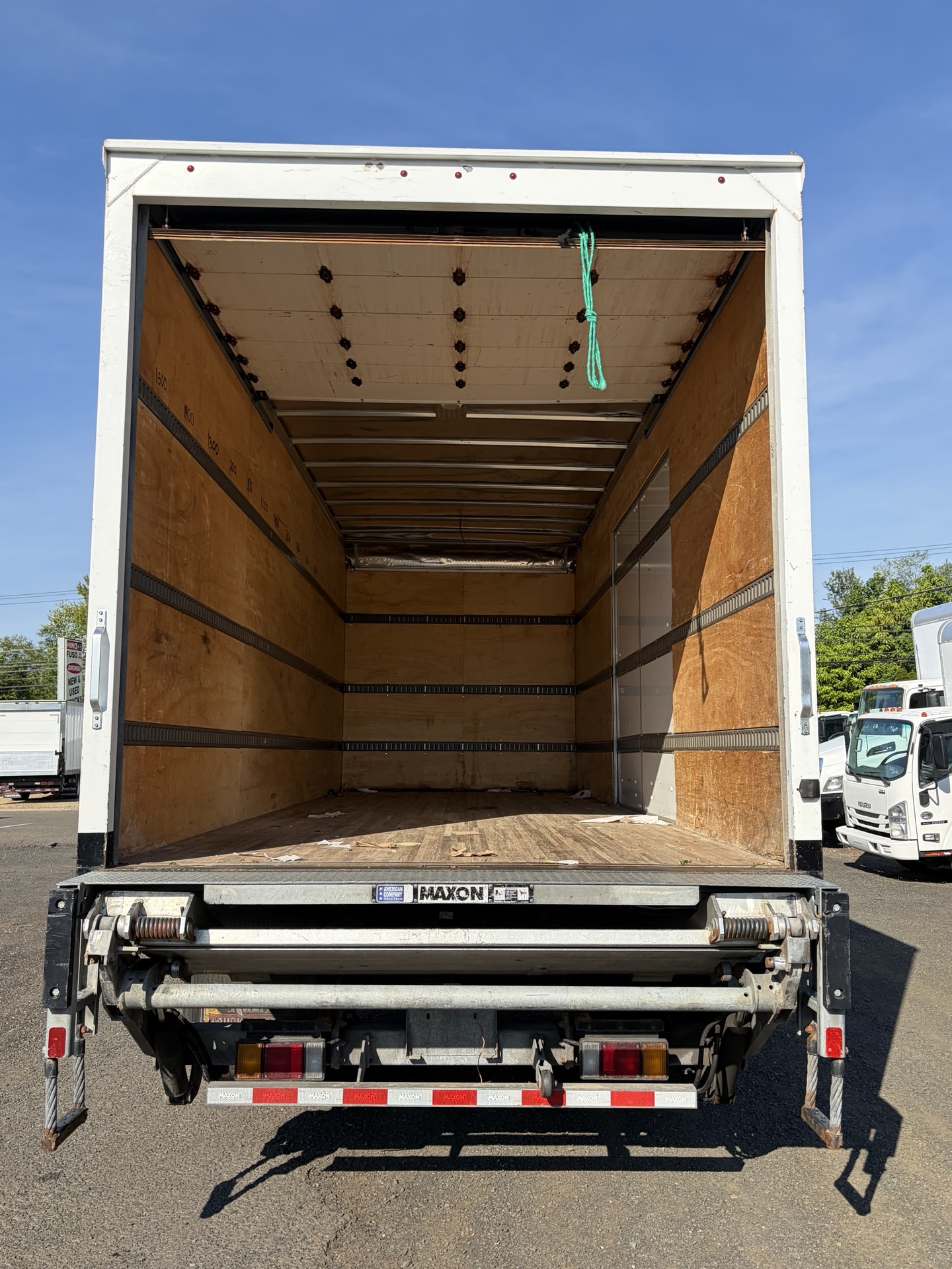 Used 2018 Isuzu FTR - photo 2
