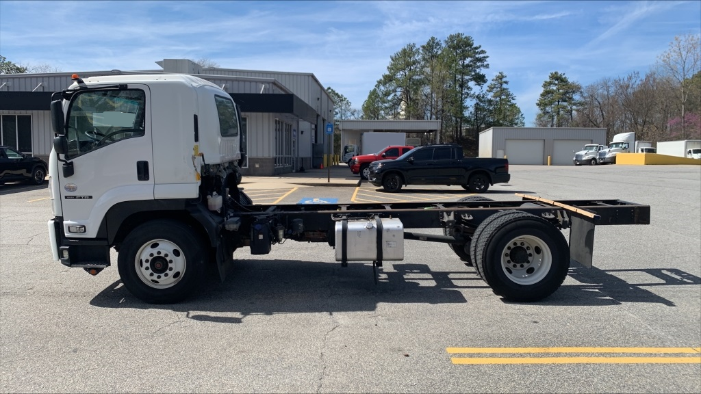 Used 2018 Isuzu FTR - photo 2