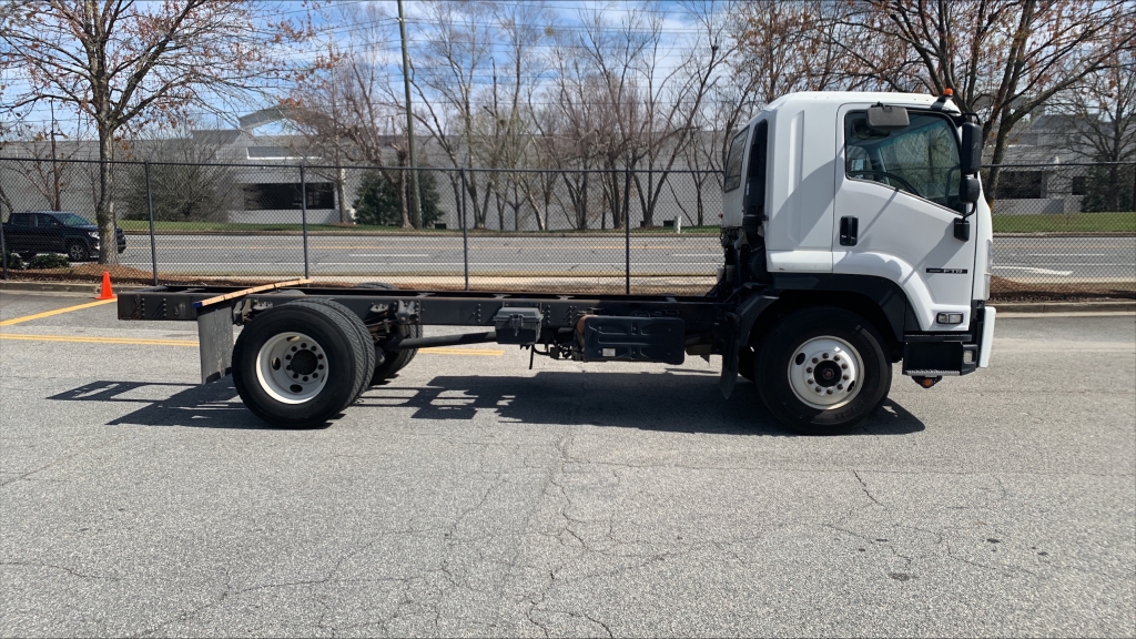 Used 2018 Isuzu FTR - photo 1