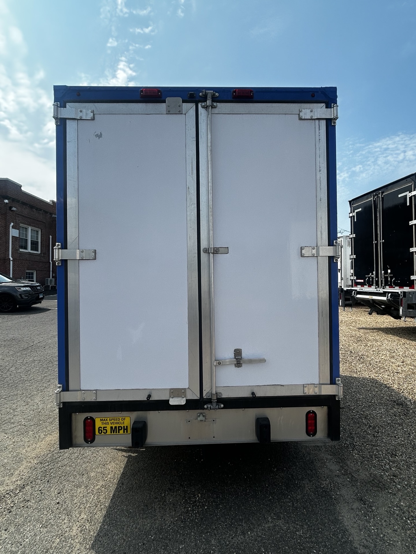 Used 2024 Ford E-350 - photo 2