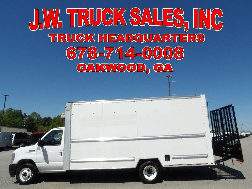 Used 2021 Ford E-350 - photo 5