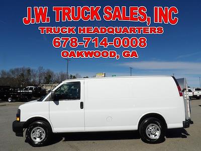 Used 2022 Chevrolet Express 3500 - photo 1
