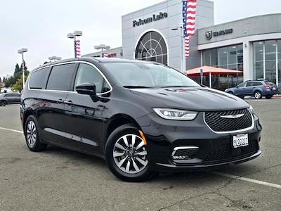 Used 2024 Chrysler Pacifica Select Minivan for sale #1PR0700 - photo 1