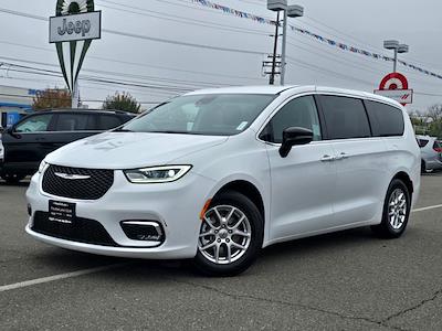 2024 Chrysler Pacifica FWD Minivan for sale #1PR0706 - photo 2
