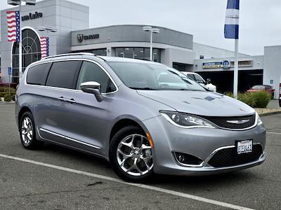 2018 Chrysler Pacifica FWD Minivan for sale #1SP0668 - photo 1