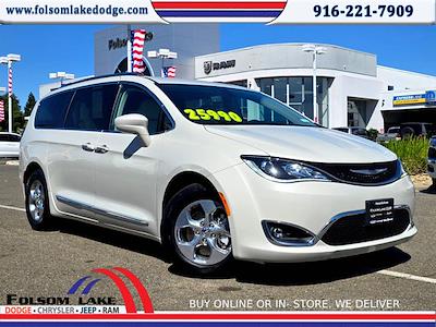 Used 2020 Chrysler Pacifica - photo 1