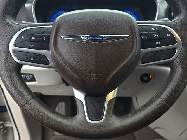 Used 2017 Chrysler Pacifica - photo 16