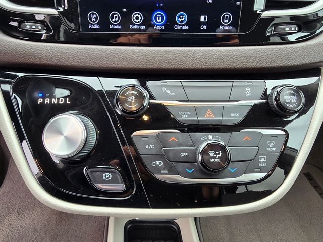 Used 2017 Chrysler Pacifica - photo 17