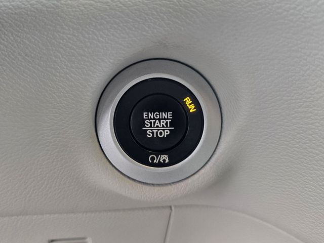 Used 2017 Chrysler Pacifica - photo 18