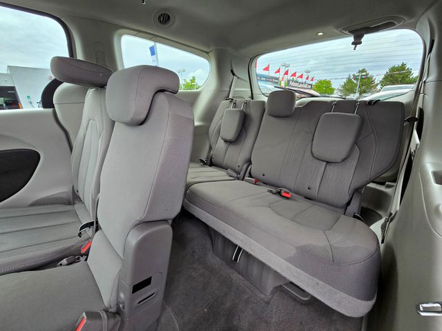 Used 2017 Chrysler Pacifica - photo 30