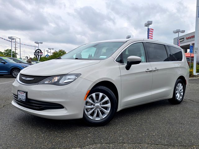 Used 2017 Chrysler Pacifica - photo 5