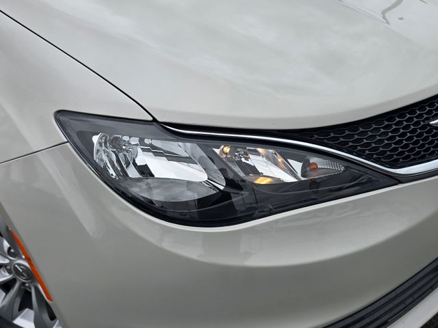 Used 2017 Chrysler Pacifica - photo 34