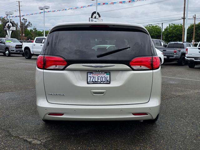 Used 2017 Chrysler Pacifica - photo 7