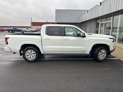 2022 Nissan Frontier Crew Cab 4WD Pickup for sale #MF1073A - photo 2
