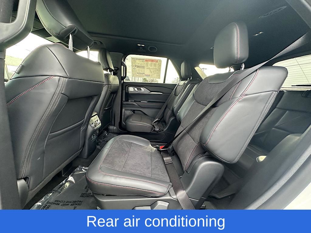 Used 2026 Ford Explorer - photo 16
