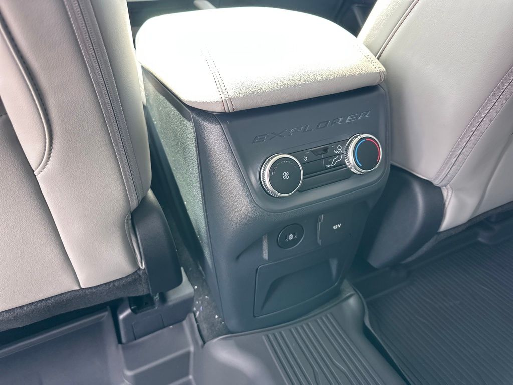 New 2026 Ford Explorer - photo 21