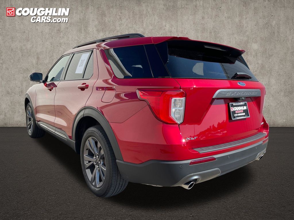 Used 2023 Ford Explorer - photo 2