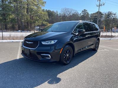 Used 2024 Chrysler Pacifica Touring L Minivan for sale #PJ1851ADR - photo 2