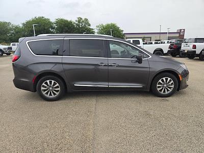 2020 Chrysler Pacifica FWD Minivan for sale #JC0186 - photo 2