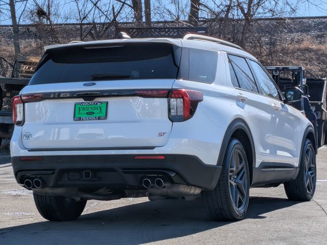 Used 2025 Ford Explorer - photo 2