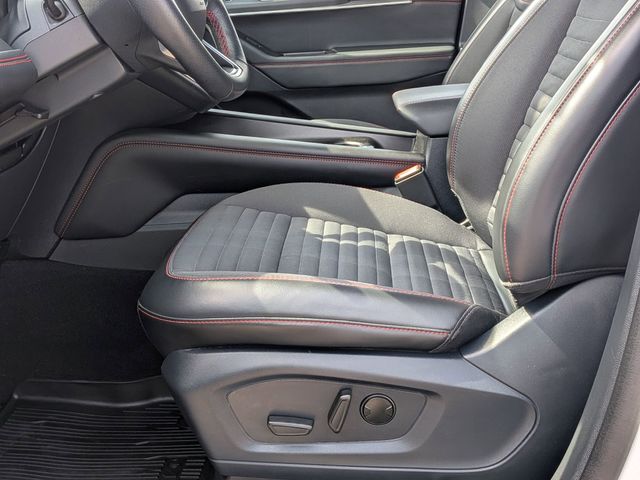 Used 2025 Ford Explorer - photo 13