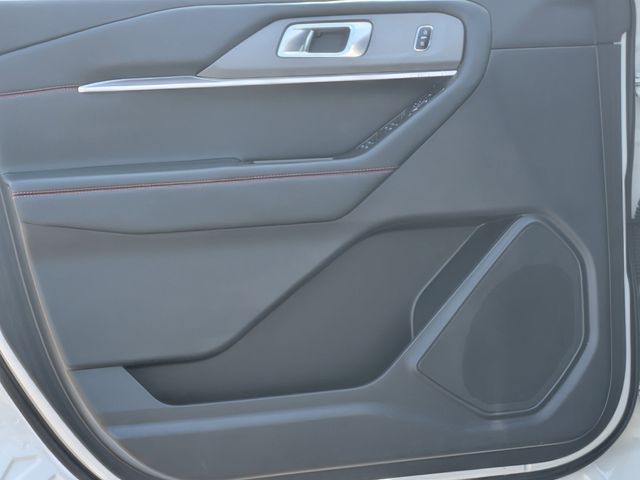Used 2025 Ford Explorer - photo 14