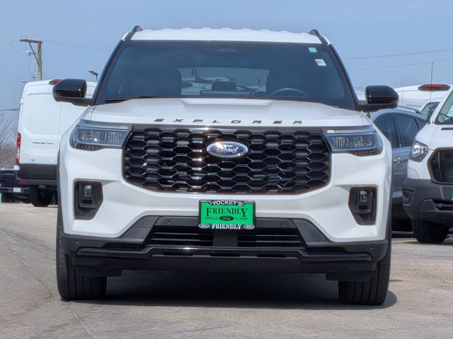 Used 2025 Ford Explorer - photo 2