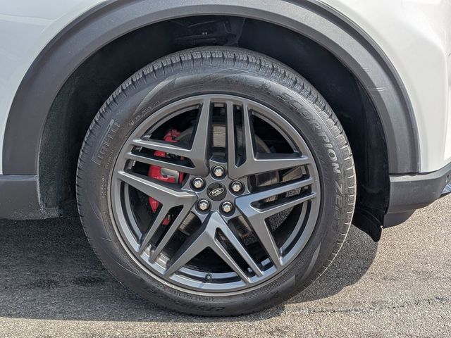 Used 2025 Ford Explorer - photo 11