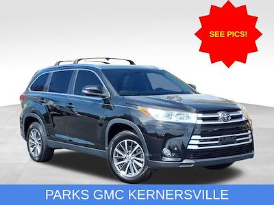 Used 2019 Toyota Highlander - photo 1