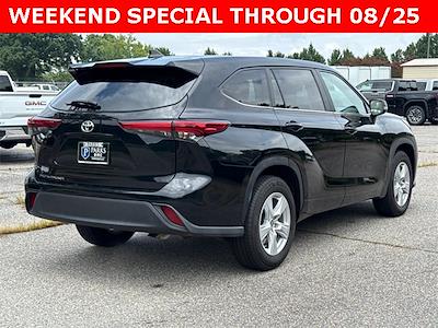 2023 Toyota Highlander FWD SUV for sale #9B3503 - photo 2
