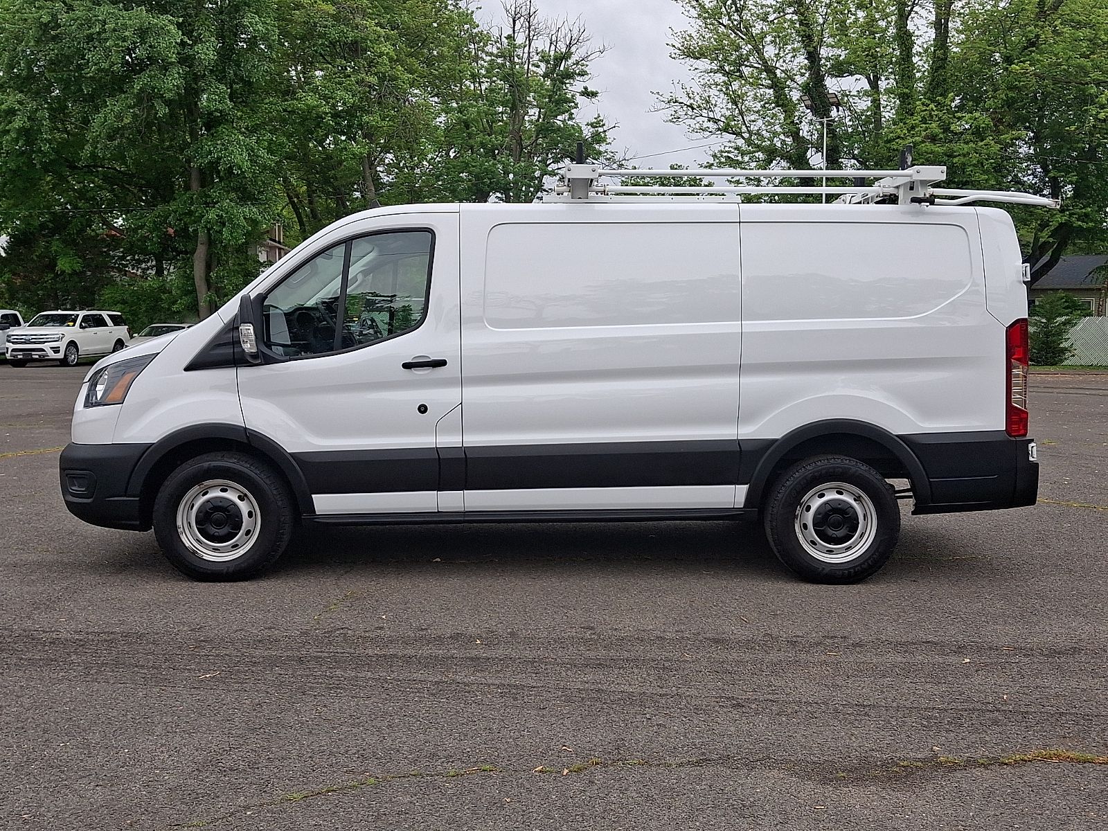 Used 2023 Ford Transit 150 - photo 2