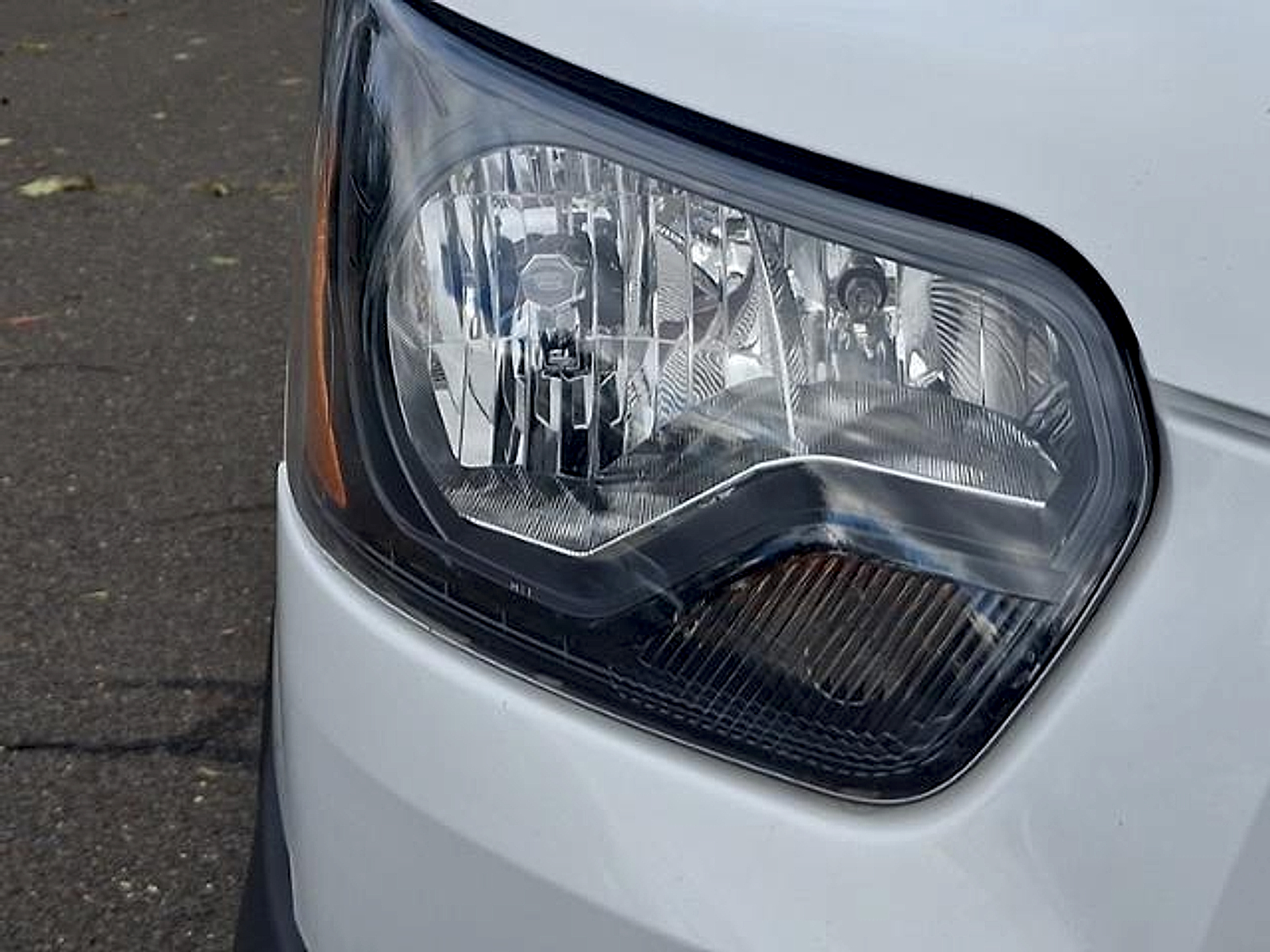 Used 2019 Ford Transit 250 - photo 2