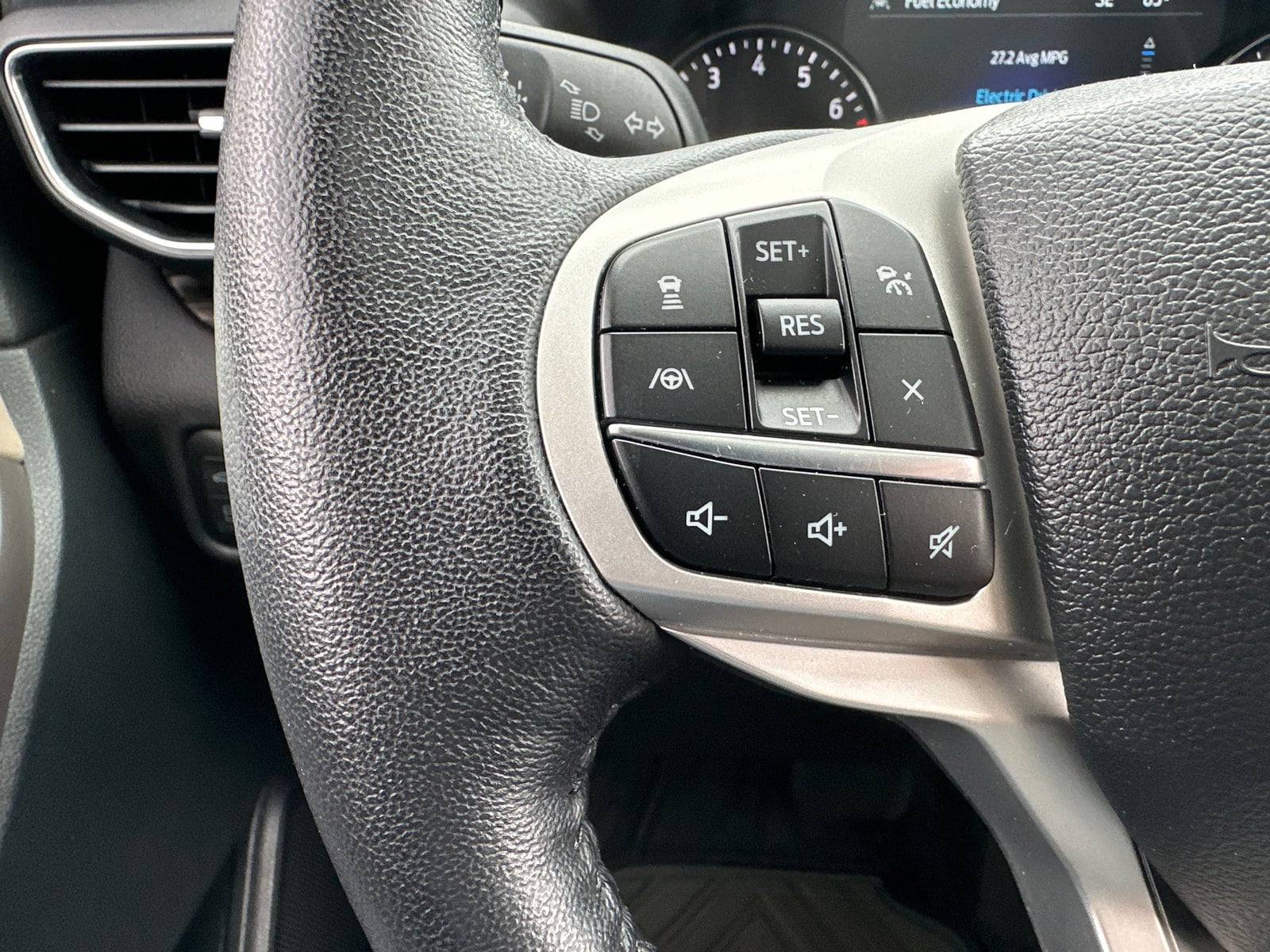 Used 2023 Ford Explorer - photo 22