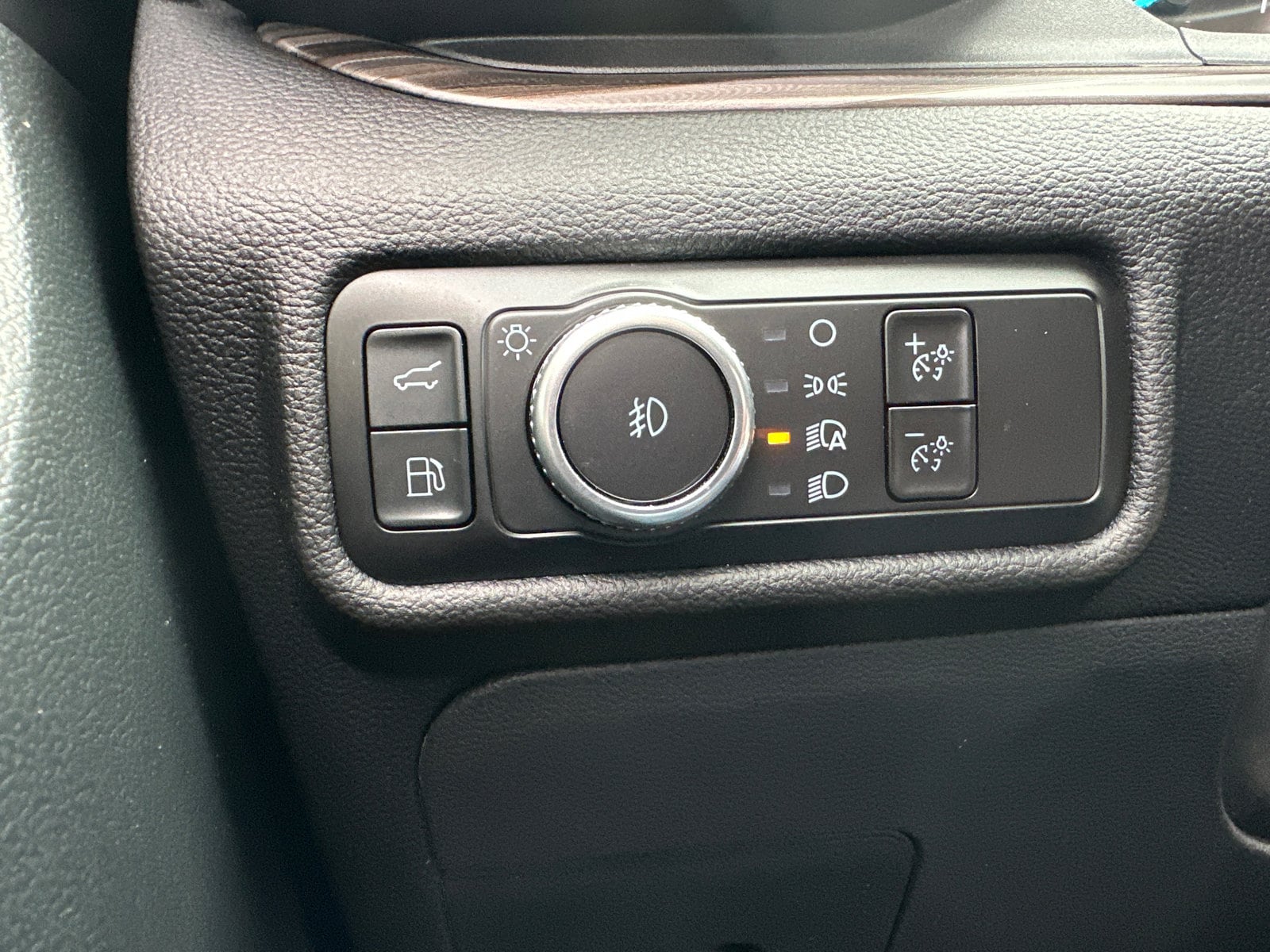 Used 2023 Ford Explorer - photo 27