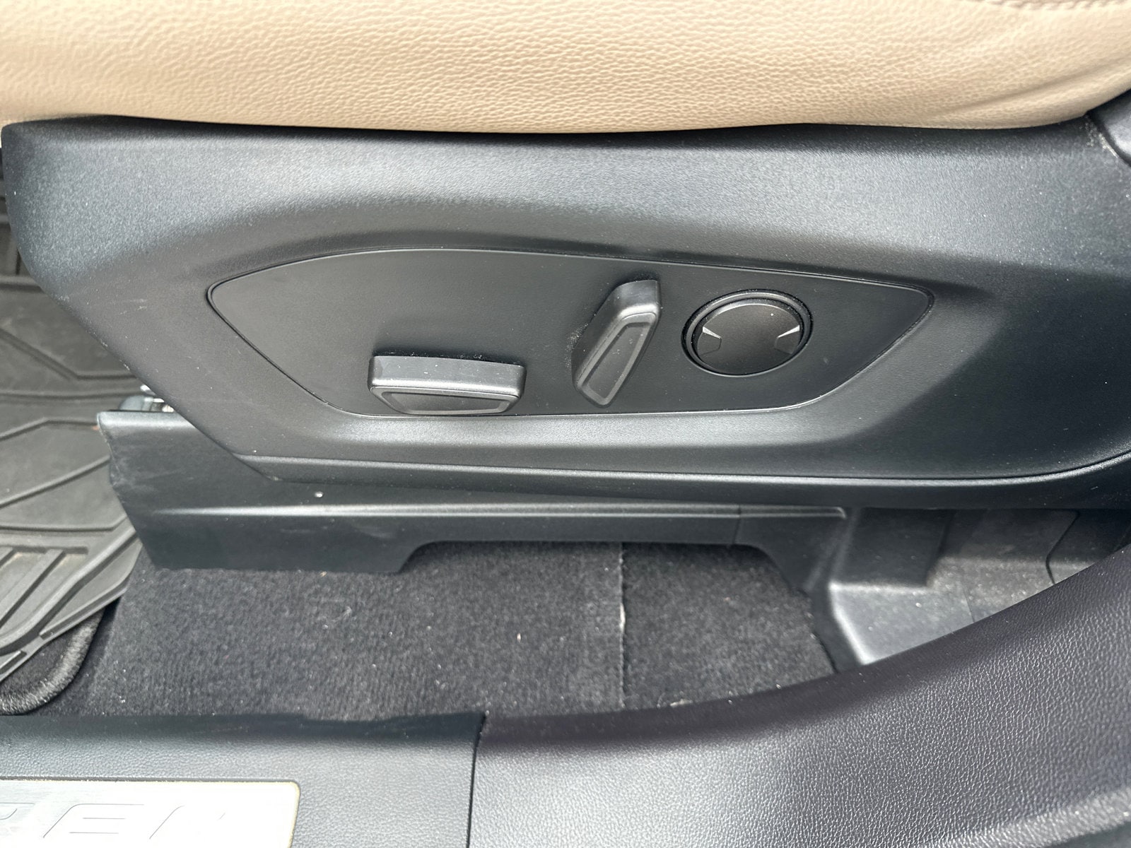 Used 2023 Ford Explorer - photo 30
