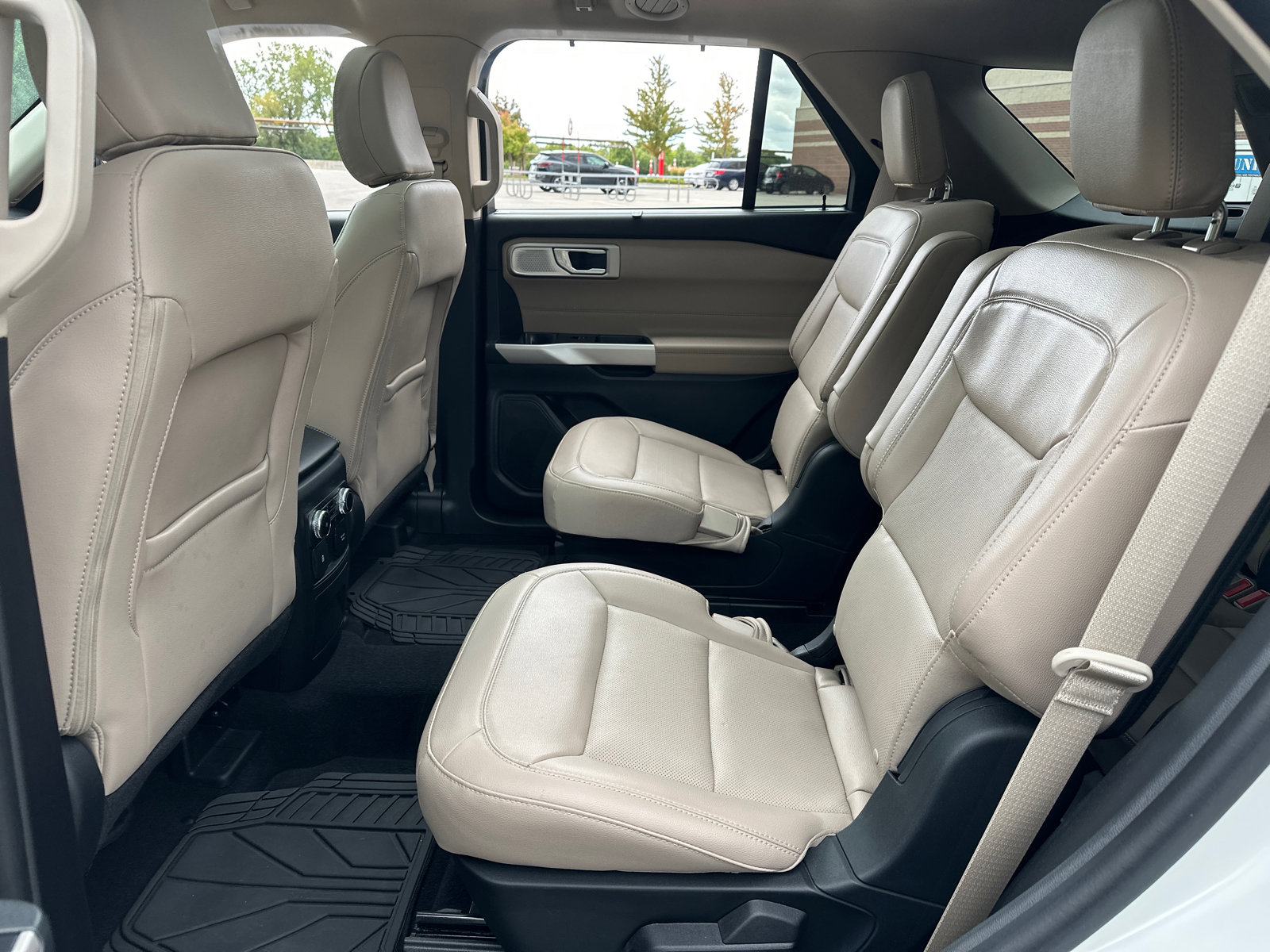 Used 2023 Ford Explorer - photo 34