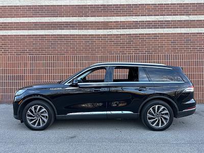 Used 2025 Lincoln Aviator Livery for sale #50258 - photo 2