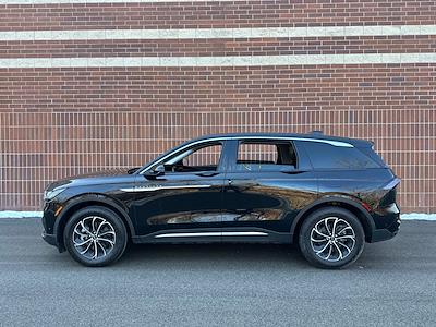 Used 2024 Lincoln Nautilus - photo 1