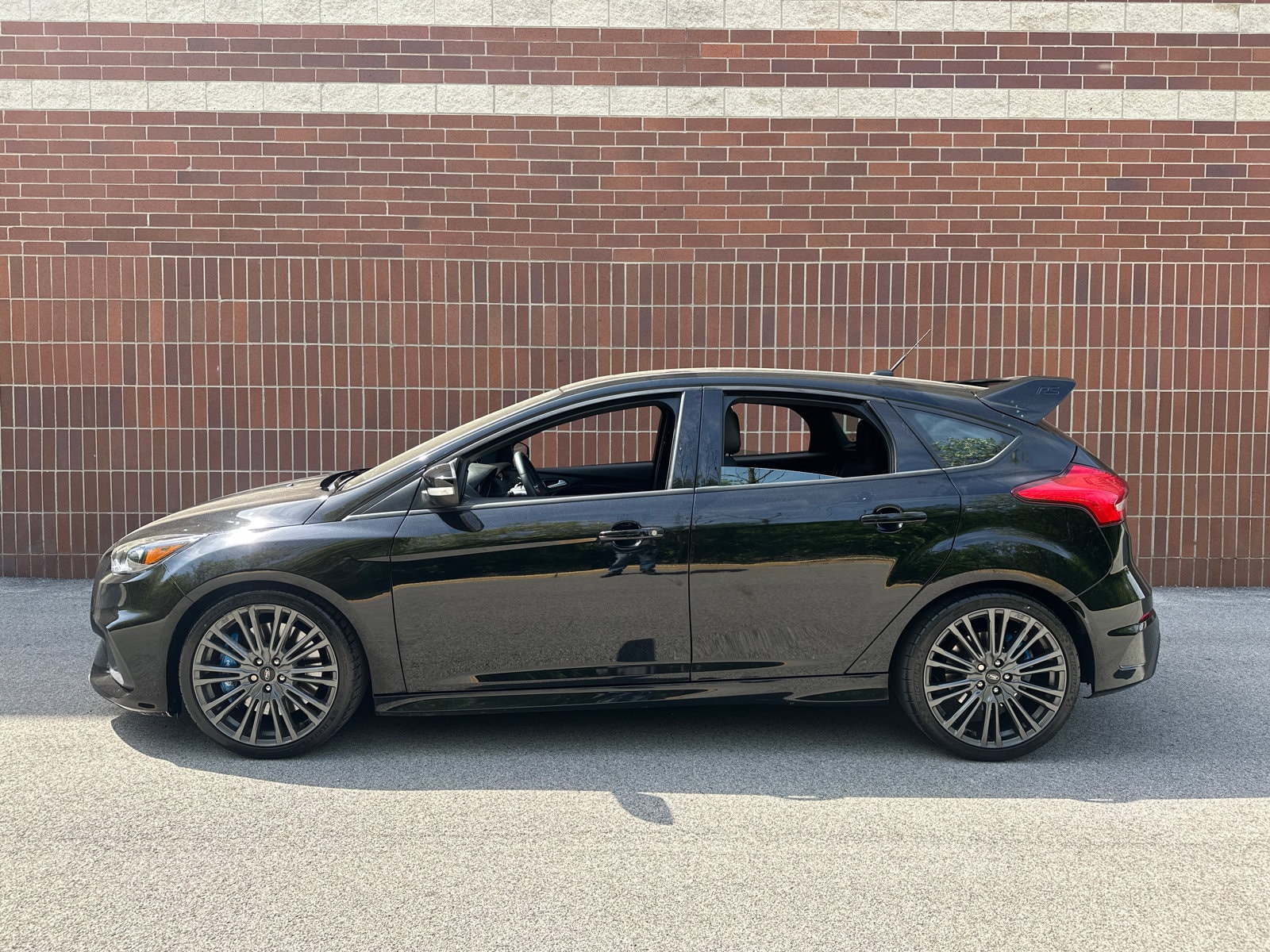 Used 2017 Ford Focus - photo 2