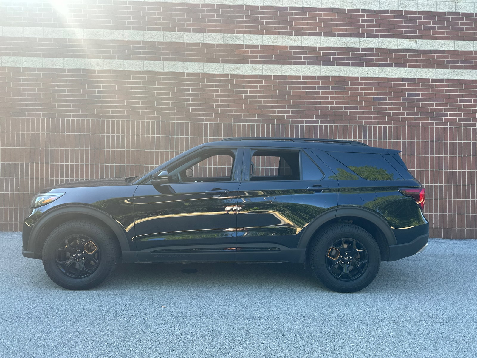 Used 2026 Ford Explorer - photo 2