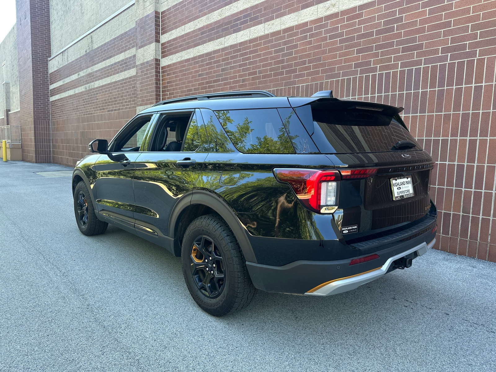 Used 2026 Ford Explorer - photo 2