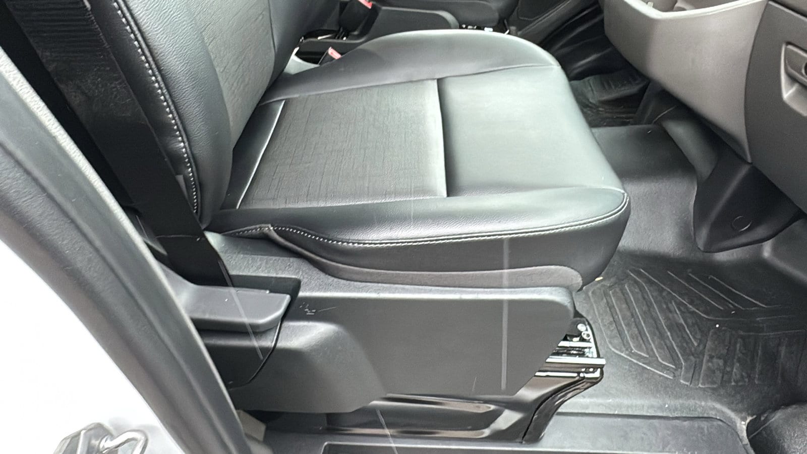 Used 2024 Ford Transit 150 - photo 11