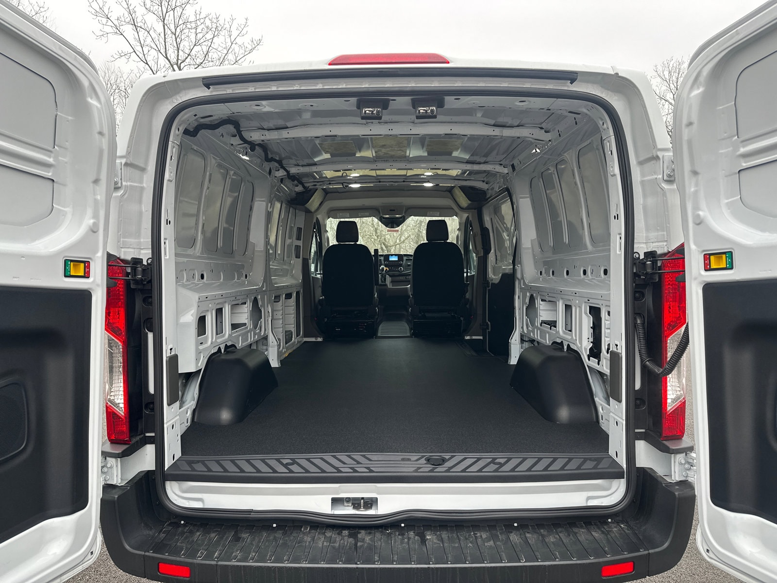 Used 2024 Ford Transit 150 - photo 5