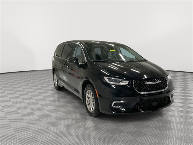 Used 2024 Chrysler Pacifica - photo 14