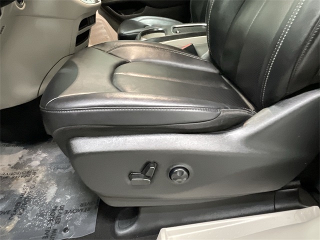 Used 2024 Chrysler Pacifica - photo 23
