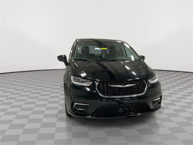 Used 2024 Chrysler Pacifica - photo 5