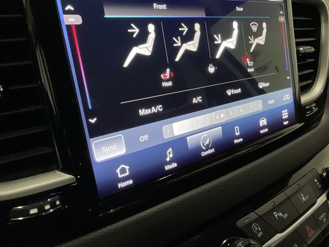 Used 2024 Chrysler Pacifica - photo 31