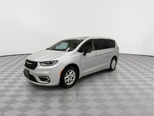 Used 2024 Chrysler Pacifica - photo 8