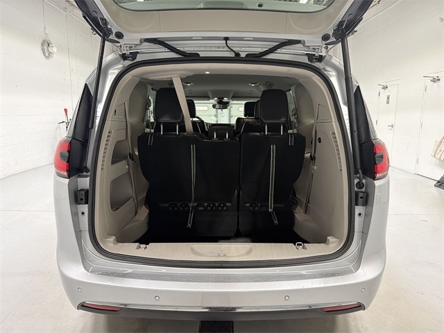 Used 2024 Chrysler Pacifica - photo 17