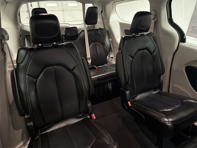 Used 2024 Chrysler Pacifica - photo 20
